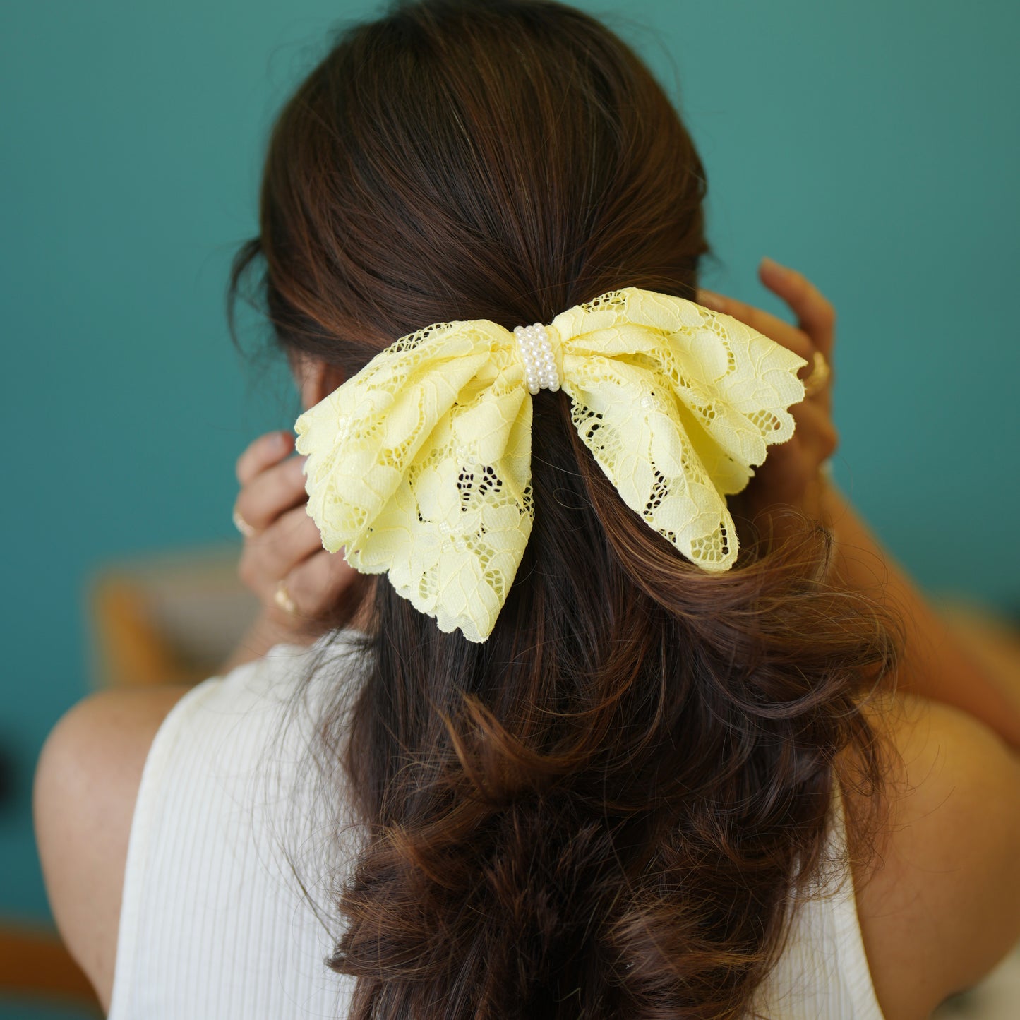 Droopy Lace Bow - Yellow