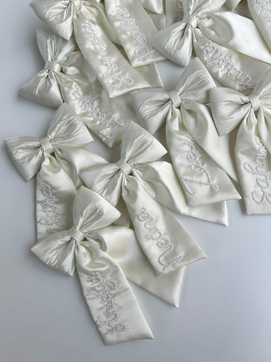 Personalized Name - Pearl on Satin Bow (Offwhite/Ivory)