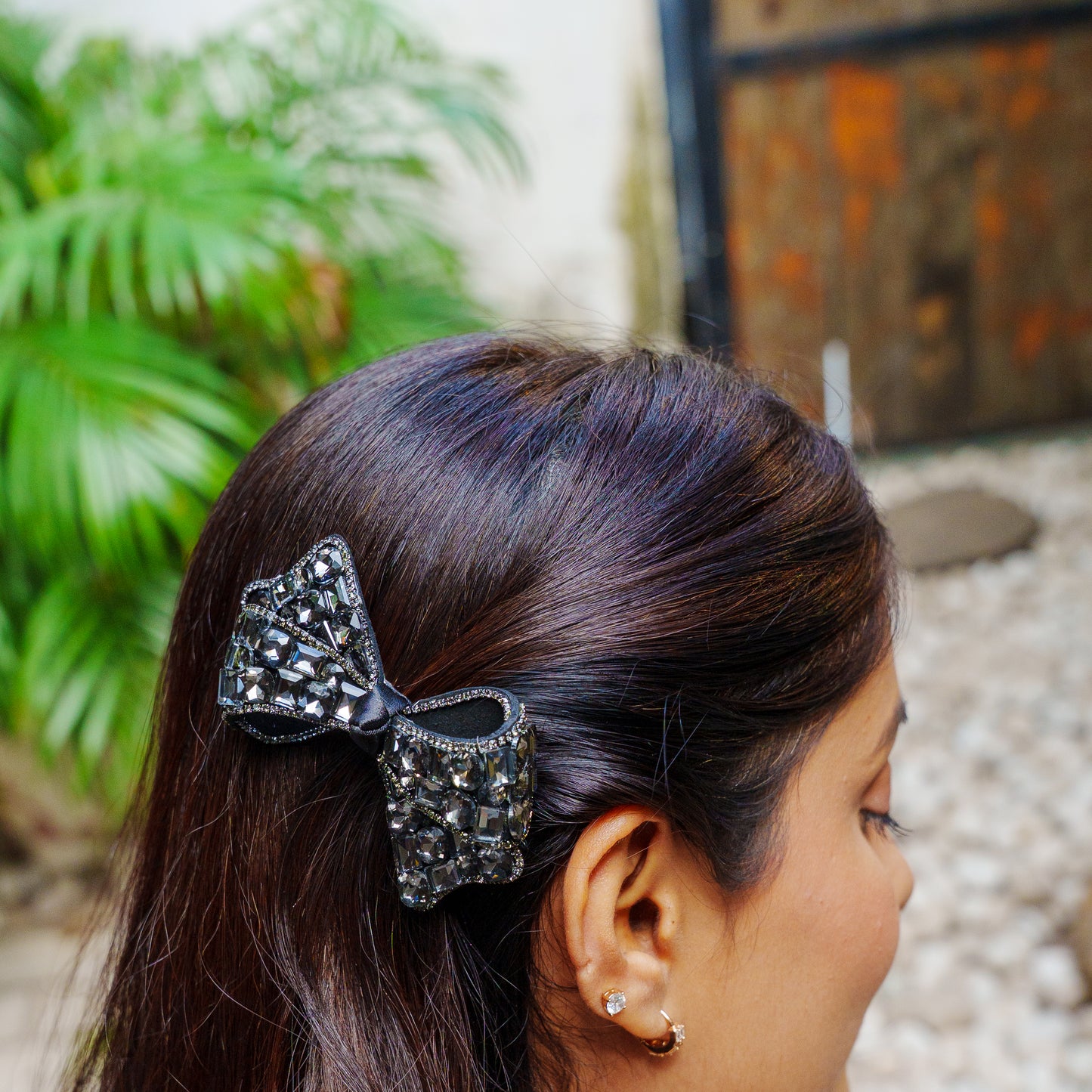 Twisted Solitaire Grey - Embellished Crystal Bow
