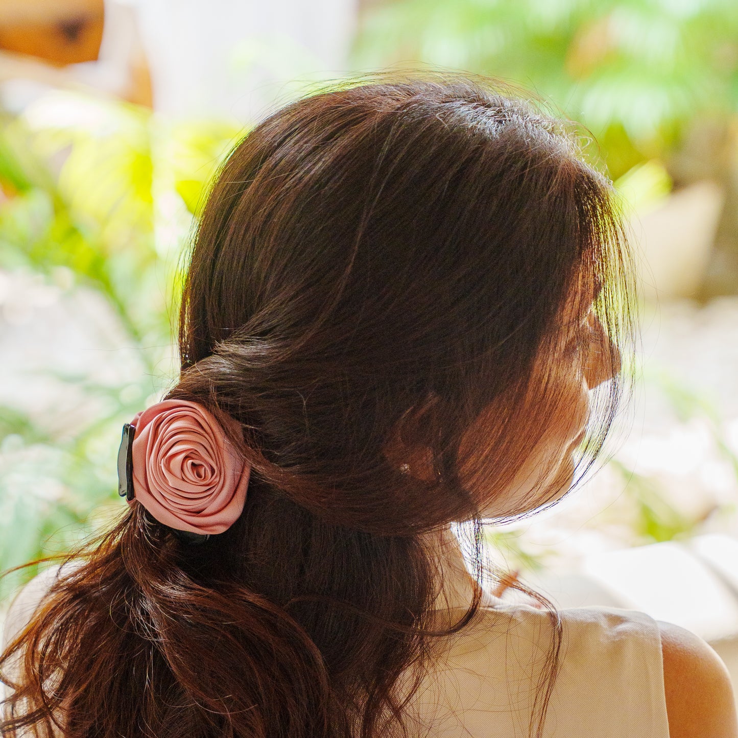 Small Rosa Satin Onion - Flower Hair Claw Clip