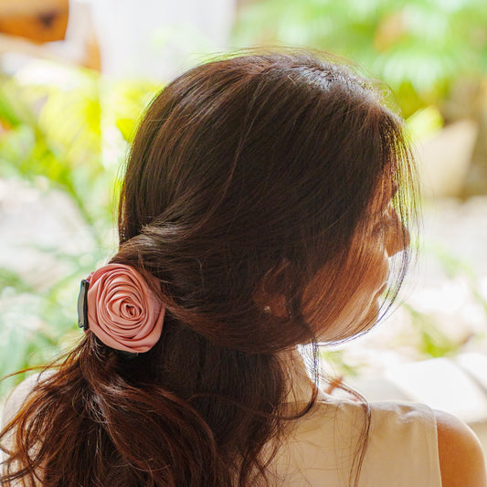 Small Rosa Satin Onion - Flower Hair Claw Clip