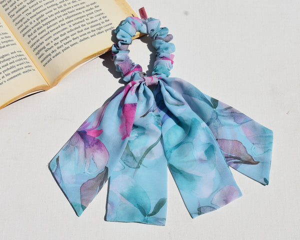 Water Lily - Short tail Scrunchie